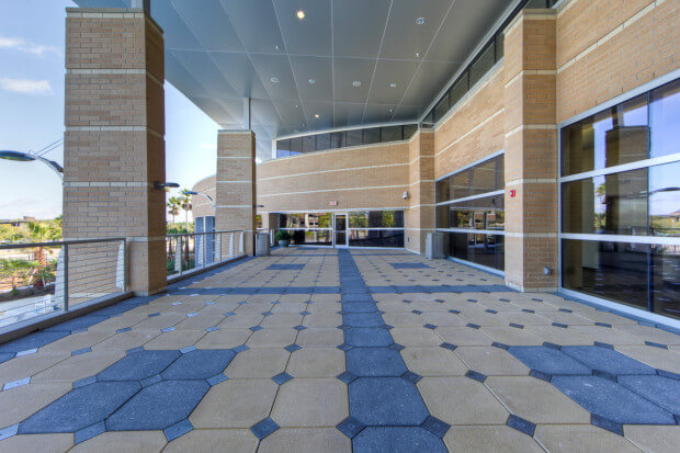 UCF Rec&Wellness_exterior